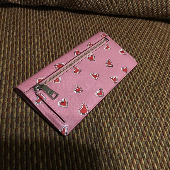 SOLD! COACH Hearts Leather Cosmetic Case & Wallet - Picture 5 of 8